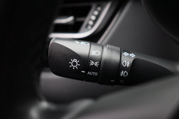 Toyota C-HR 1.8 Hybrid Executive Trekhaak Leder Stoelverwarming Origineel NL