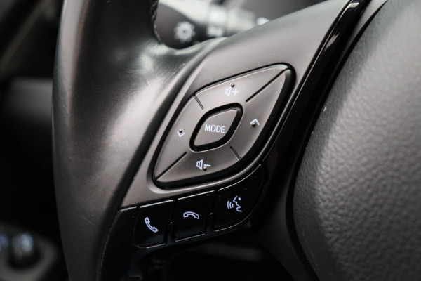 Toyota C-HR 1.8 Hybrid Executive Trekhaak Leder Stoelverwarming Origineel NL