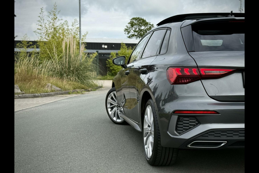 Audi A3 Sportback 40 TFSI S-line Panoramadak|B&O|Massage|Keyless|Head-up|Camera|Elektr. achterklep|Elektr. verst. stoelen