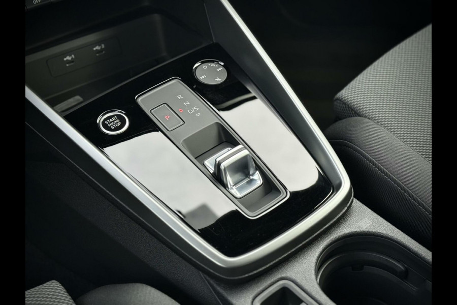 Audi A3 Sportback 40 TFSI S-line Panoramadak|B&O|Massage|Keyless|Head-up|Camera|Elektr. achterklep|Elektr. verst. stoelen