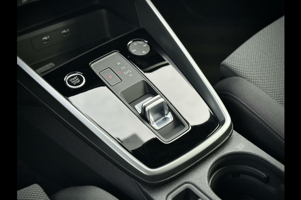 Audi A3 Sportback 40 TFSI S-line Panoramadak|B&O|Massage|Keyless|Head-up|Camera|Elektr. achterklep|Elektr. verst. stoelen