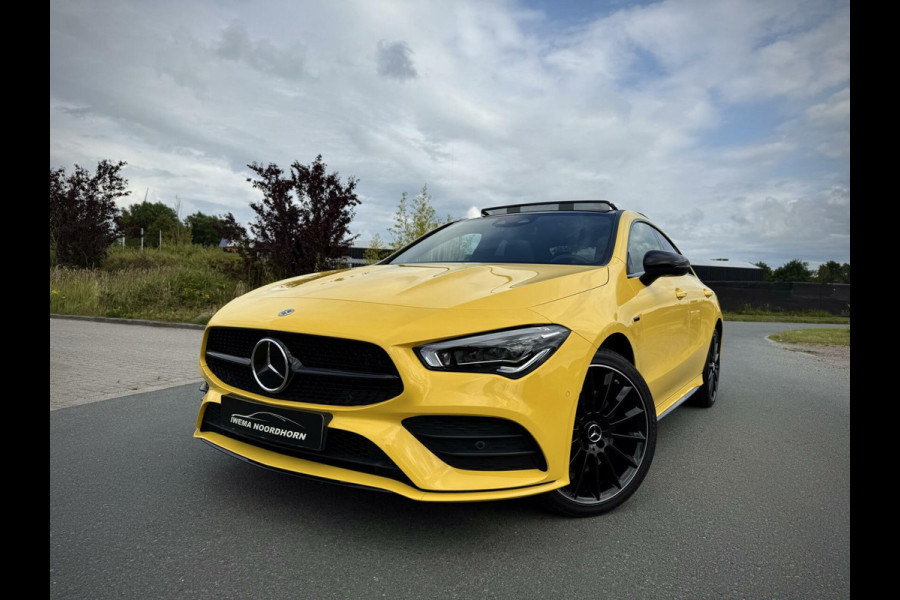 Mercedes-Benz CLA-Klasse 250 e AMG CLA250e Coupe Panoramadak|Burmester®|Camera 360°|Sfeerverlichting|Head-up|Multibeam LED|Night pakket