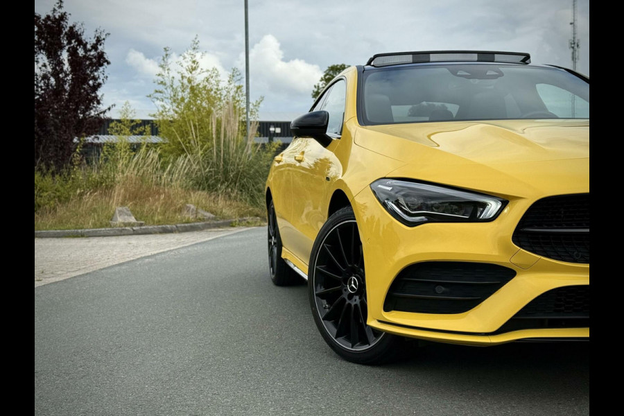 Mercedes-Benz CLA-Klasse 250 e AMG CLA250e Coupe Panoramadak|Burmester®|Camera 360°|Sfeerverlichting|Head-up|Multibeam LED|Night pakket