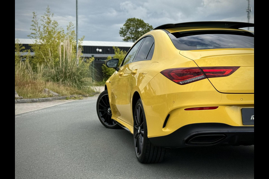 Mercedes-Benz CLA-Klasse 250 e AMG CLA250e Coupe Panoramadak|Burmester®|Camera 360°|Sfeerverlichting|Head-up|Multibeam LED|Night pakket