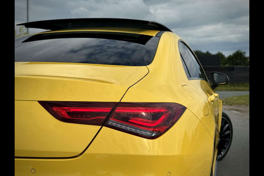 Mercedes-Benz CLA-Klasse 250 e AMG CLA250e Coupe Panoramadak|Burmester®|Camera 360°|Sfeerverlichting|Head-up|Multibeam LED|Night pakket