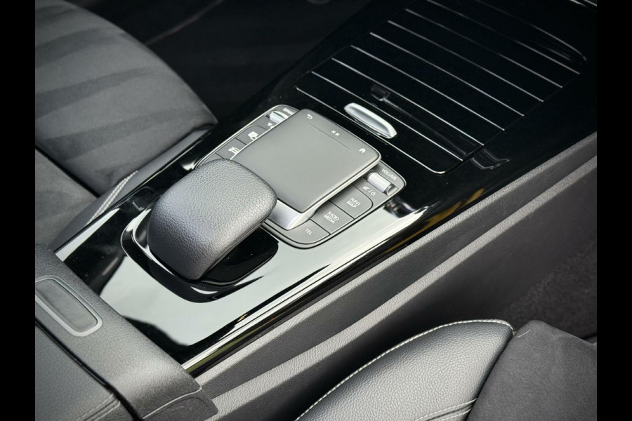 Mercedes-Benz CLA-Klasse 250 e AMG CLA250e Coupe Panoramadak|Burmester®|Camera 360°|Sfeerverlichting|Head-up|Multibeam LED|Night pakket