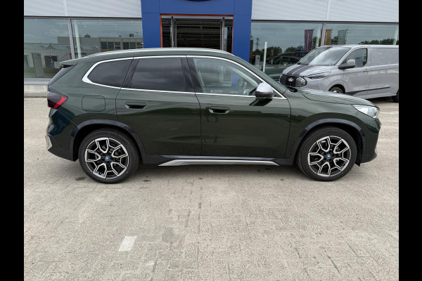 BMW iX1 eDrive20 67 kWh 204pk | X-Line | Travel Pack  | Innovation Pack | Adaptieve cruise controle | HiFi System Harman Kardon | Panoramadak | Head up Display