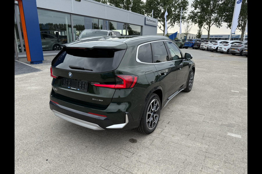 BMW iX1 eDrive20 67 kWh 204pk | X-Line | Travel Pack  | Innovation Pack | Adaptieve cruise controle | HiFi System Harman Kardon | Panoramadak | Head up Display