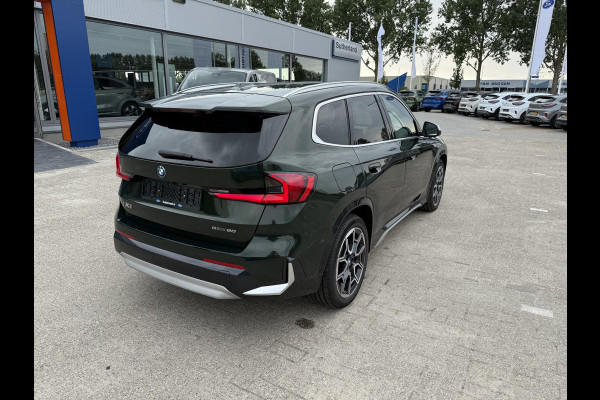 BMW iX1 eDrive20 67 kWh 204pk | X-Line | Travel Pack  | Innovation Pack | Adaptieve cruise controle | HiFi System Harman Kardon | Panoramadak | Head up Display