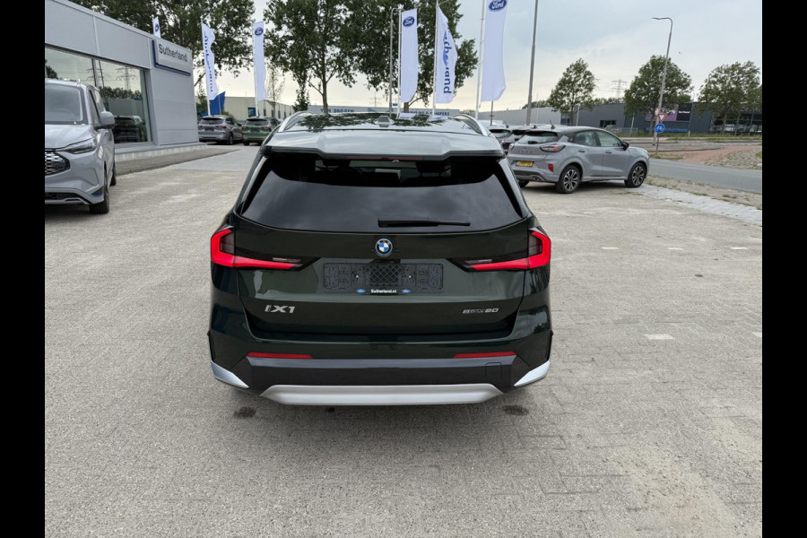 BMW iX1 eDrive20 67 kWh 204pk | X-Line | Travel Pack  | Innovation Pack | Adaptieve cruise controle | HiFi System Harman Kardon | Panoramadak | Head up Display