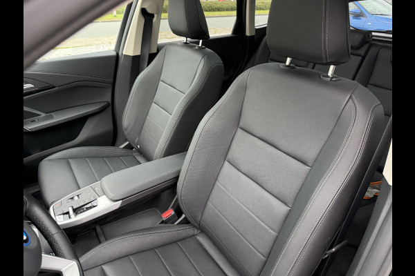 BMW iX1 eDrive20 67 kWh 204pk | X-Line | Travel Pack  | Innovation Pack | Adaptieve cruise controle | HiFi System Harman Kardon | Panoramadak | Head up Display