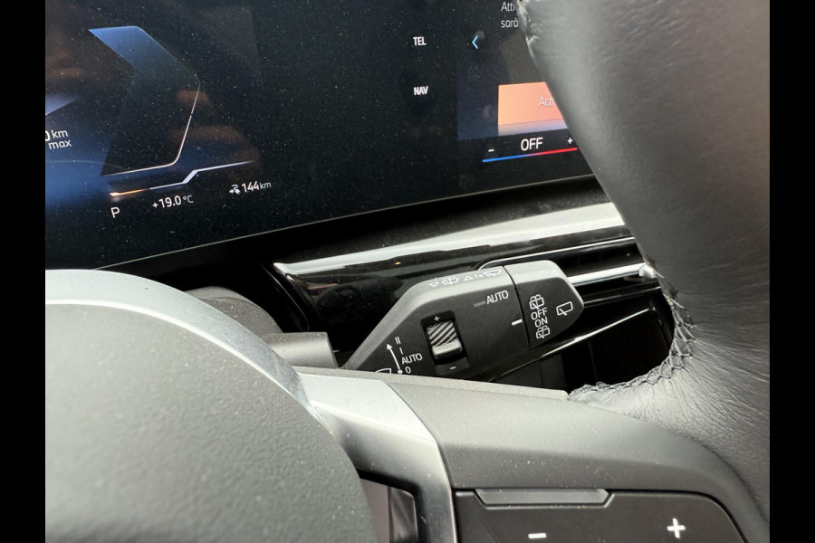 BMW iX1 eDrive20 67 kWh 204pk | X-Line | Travel Pack  | Innovation Pack | Adaptieve cruise controle | HiFi System Harman Kardon | Panoramadak | Head up Display