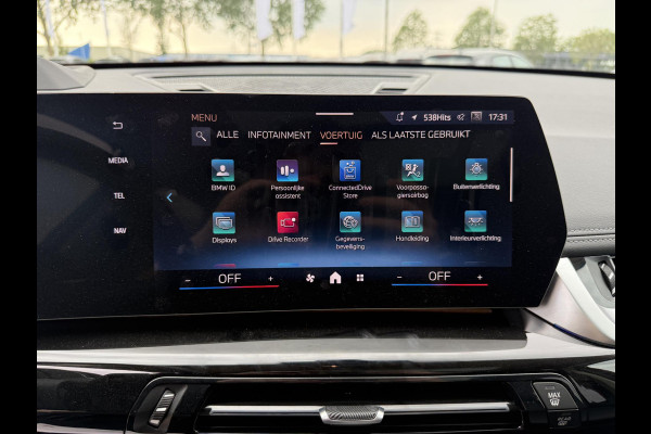 BMW iX1 eDrive20 67 kWh 204pk | X-Line | Travel Pack  | Innovation Pack | Adaptieve cruise controle | HiFi System Harman Kardon | Panoramadak | Head up Display