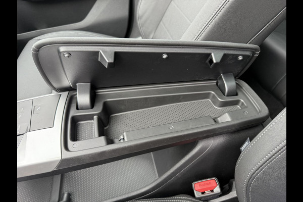 BMW iX1 eDrive20 67 kWh 204pk | X-Line | Travel Pack  | Innovation Pack | Adaptieve cruise controle | HiFi System Harman Kardon | Panoramadak | Head up Display