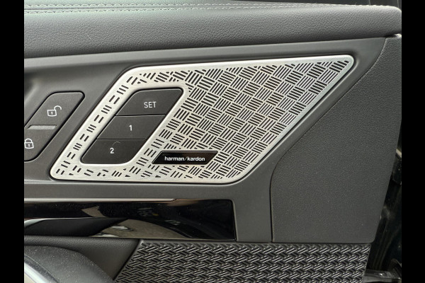 BMW iX1 eDrive20 67 kWh 204pk | X-Line | Travel Pack  | Innovation Pack | Adaptieve cruise controle | HiFi System Harman Kardon | Panoramadak | Head up Display