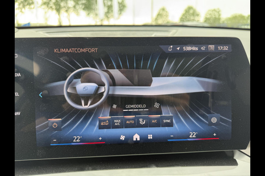 BMW iX1 eDrive20 67 kWh 204pk | X-Line | Travel Pack  | Innovation Pack | Adaptieve cruise controle | HiFi System Harman Kardon | Panoramadak | Head up Display