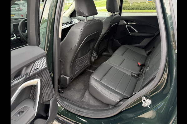 BMW iX1 eDrive20 67 kWh 204pk | X-Line | Travel Pack  | Innovation Pack | Adaptieve cruise controle | HiFi System Harman Kardon | Panoramadak | Head up Display