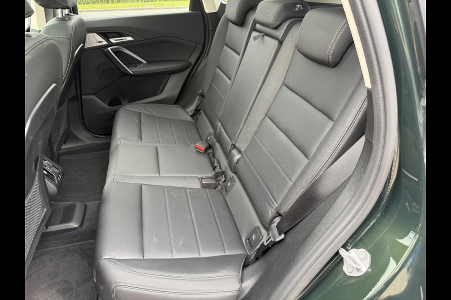 BMW iX1 eDrive20 67 kWh 204pk | X-Line | Travel Pack  | Innovation Pack | Adaptieve cruise controle | HiFi System Harman Kardon | Panoramadak | Head up Display