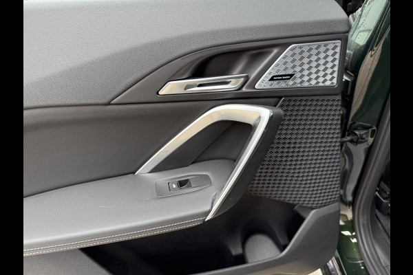 BMW iX1 eDrive20 67 kWh 204pk | X-Line | Travel Pack  | Innovation Pack | Adaptieve cruise controle | HiFi System Harman Kardon | Panoramadak | Head up Display