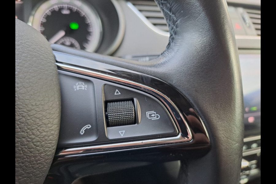 Škoda Octavia Combi 1.0 TSI Greentech Style Business | Automaat | Trekhaak | Stoelverwarming | All-seasons | Cruise |