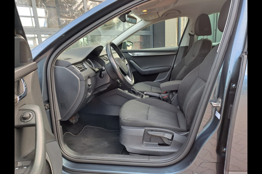 Škoda Octavia Combi 1.0 TSI Greentech Style Business | Automaat | Trekhaak | Stoelverwarming | All-seasons | Cruise |