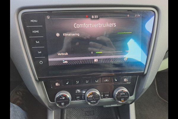 Škoda Octavia Combi 1.0 TSI Greentech Style Business | Automaat | Trekhaak | Stoelverwarming | All-seasons | Cruise |