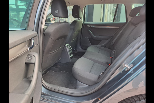 Škoda Octavia Combi 1.0 TSI Greentech Style Business | Automaat | Trekhaak | Stoelverwarming | All-seasons | Cruise |