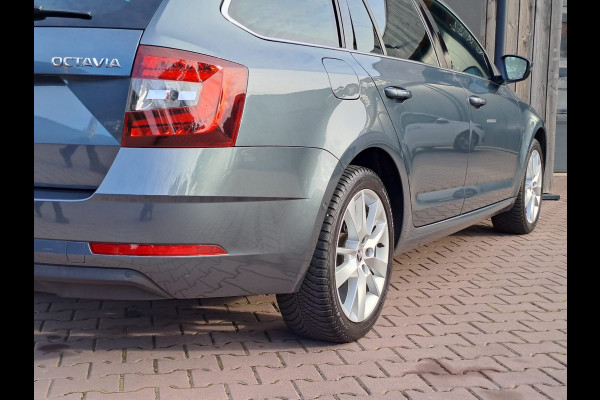 Škoda Octavia Combi 1.0 TSI Greentech Style Business | Automaat | Trekhaak | Stoelverwarming | All-seasons | Cruise |