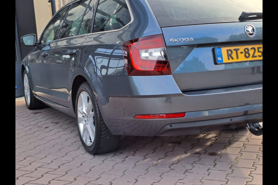 Škoda Octavia Combi 1.0 TSI Greentech Style Business | Automaat | Trekhaak | Stoelverwarming | All-seasons | Cruise |