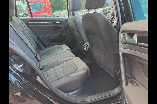 Volkswagen GOLF Variant 1.4 TSI Highline R-line | LED | Pano | Trekhaak | ACC | Navi | App-connect | Virtual |
