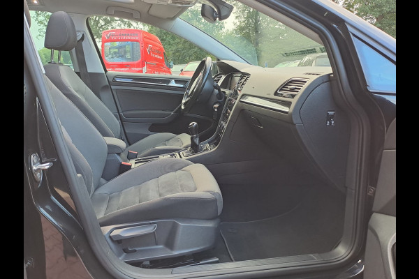 Volkswagen GOLF Variant 1.4 TSI Highline R-line | LED | Pano | Trekhaak | ACC | Navi | App-connect | Virtual |