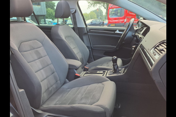 Volkswagen GOLF Variant 1.4 TSI Highline R-line | LED | Pano | Trekhaak | ACC | Navi | App-connect | Virtual |