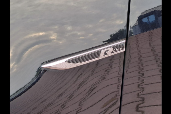 Volkswagen GOLF Variant 1.4 TSI Highline R-line | LED | Pano | Trekhaak | ACC | Navi | App-connect | Virtual |