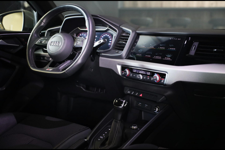 Audi A1 Sportback 40 TFSI S Line / AUT / 200 PK / Virtual Cockpit / APPLE CARPLAY / Led / Pdc / 18 Inch