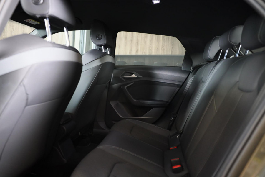Audi A1 Sportback 40 TFSI S Line / AUT / 200 PK / Virtual Cockpit / APPLE CARPLAY / Led / Pdc / 18 Inch