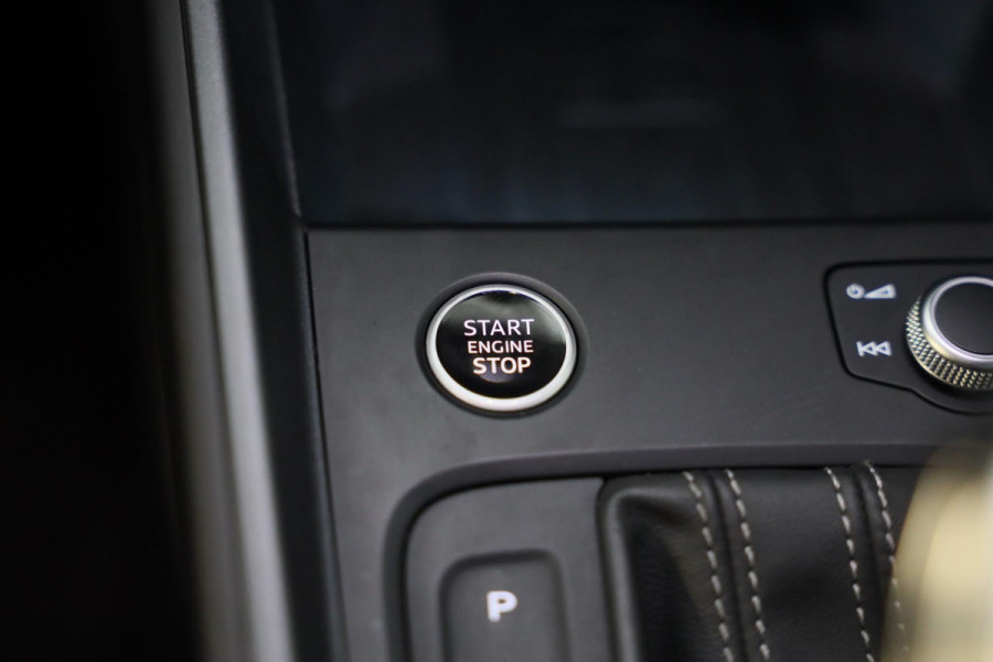 Audi A1 Sportback 40 TFSI S Line / AUT / 200 PK / Virtual Cockpit / APPLE CARPLAY / Led / Pdc / 18 Inch