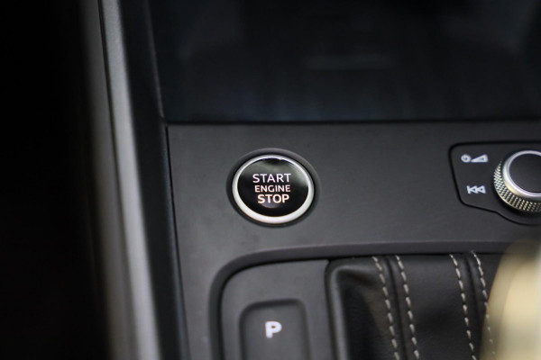 Audi A1 Sportback 40 TFSI S Line / AUT / 200 PK / Virtual Cockpit / APPLE CARPLAY / Led / Pdc / 18 Inch