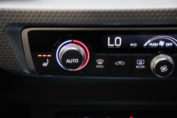 Audi A1 Sportback 40 TFSI S Line / AUT / 200 PK / Virtual Cockpit / APPLE CARPLAY / Led / Pdc / 18 Inch