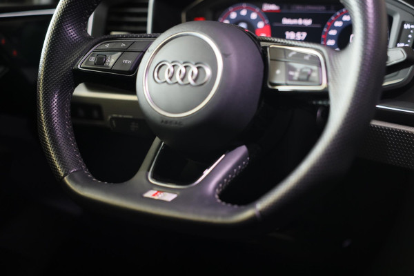 Audi A1 Sportback 40 TFSI S Line / AUT / 200 PK / Virtual Cockpit / APPLE CARPLAY / Led / Pdc / 18 Inch