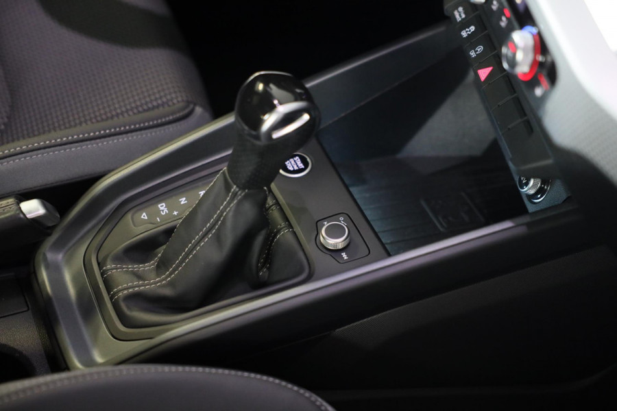 Audi A1 Sportback 40 TFSI S Line / AUT / 200 PK / Virtual Cockpit / APPLE CARPLAY / Led / Pdc / 18 Inch