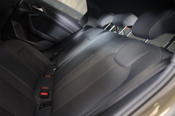 Audi A1 Sportback 40 TFSI S Line / AUT / 200 PK / Virtual Cockpit / APPLE CARPLAY / Led / Pdc / 18 Inch