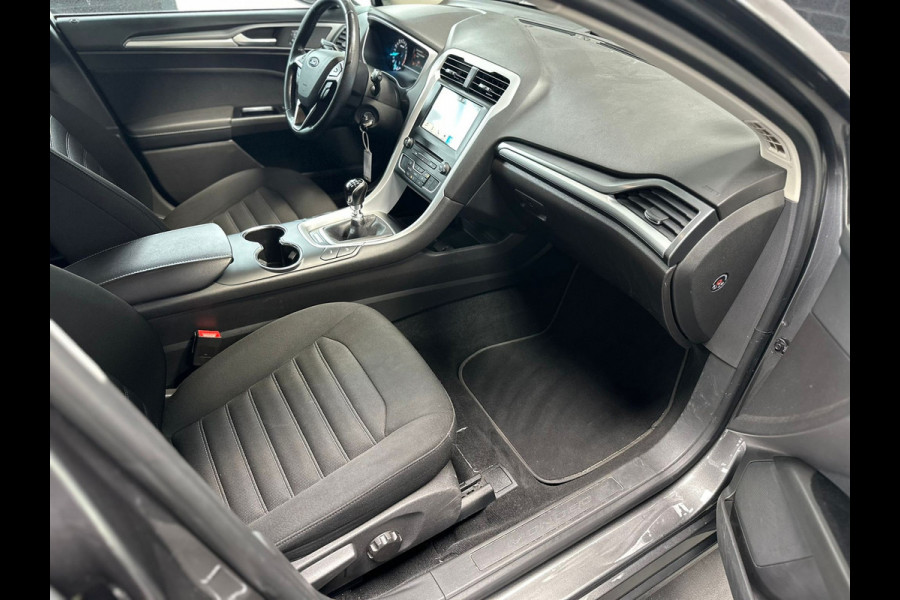 Ford Mondeo Wagon 1.5 | 1e eigenaar | Stoelverwarming | Winterbanden | Climate | Navi | PDC