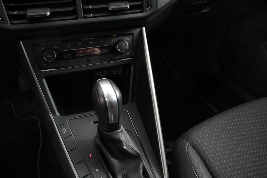 Volkswagen Polo 1.0 TSI DSG Comfortline Plus | Navigatie | Adaptive Cruise Control | Stoelverwarming | Privacy Glass | Climatronic |