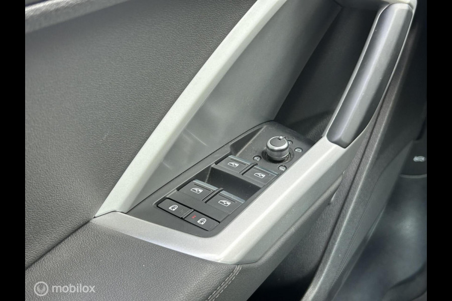 Audi Q3 35 TFSI 150 PK Automaat / leder / LED / FM nav / carplay / 58.932 km!!