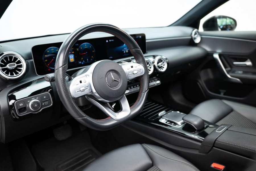 Mercedes-Benz A-Klasse A180 d Launch Edition Premium Plus | Pano|Cameleon Folie|Ambient