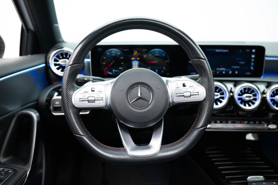 Mercedes-Benz A-Klasse A180 d Launch Edition Premium Plus | Pano|Cameleon Folie|Ambient