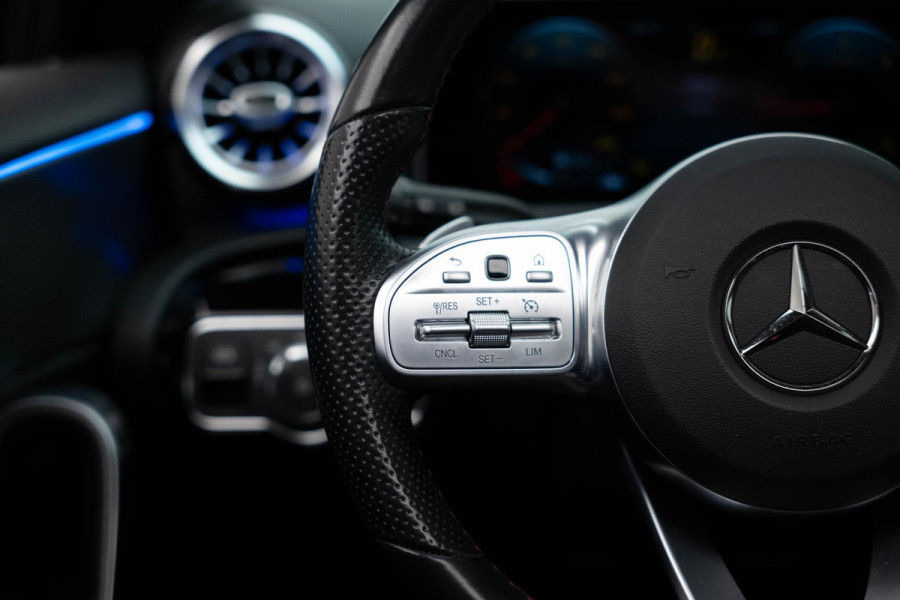 Mercedes-Benz A-Klasse A180 d Launch Edition Premium Plus | Pano|Cameleon Folie|Ambient