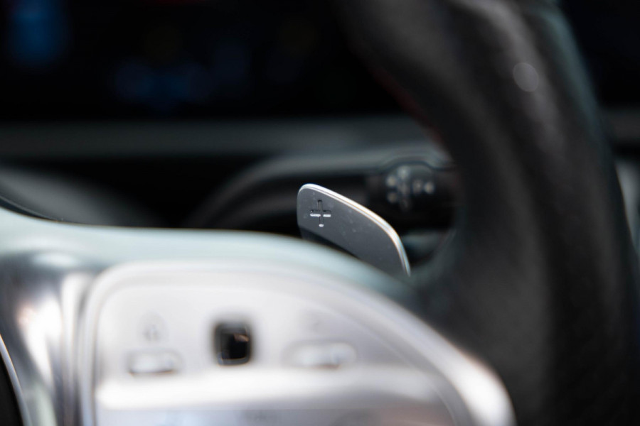 Mercedes-Benz A-Klasse A180 d Launch Edition Premium Plus | Pano|Cameleon Folie|Ambient