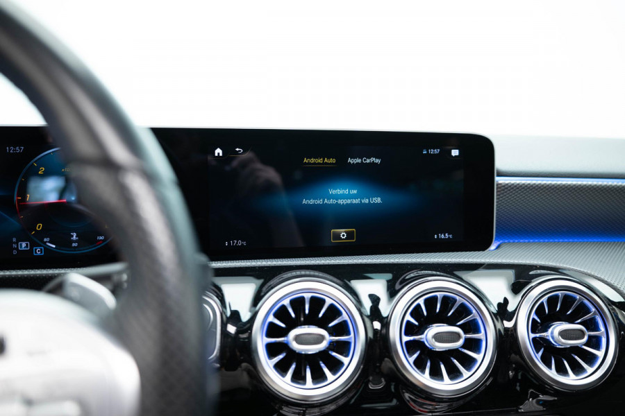 Mercedes-Benz A-Klasse A180 d Launch Edition Premium Plus | Pano|Cameleon Folie|Ambient
