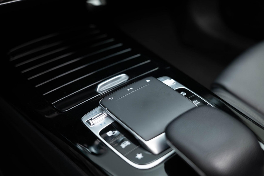 Mercedes-Benz A-Klasse A180 d Launch Edition Premium Plus | Pano|Cameleon Folie|Ambient